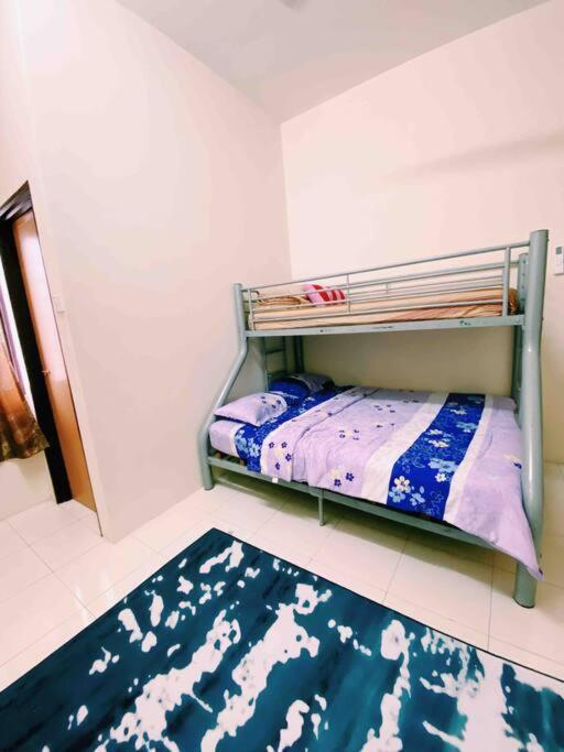 סרי איסקנדר Spacious Cozy Lakeville Homestay 4 Bedrooms All With Aircond מראה חיצוני תמונה